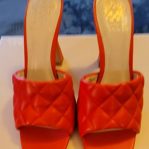 SOLD! VINCE CAMUTO BRINELA WOVEN ORANGE SLIDE - Picture 3 of 4